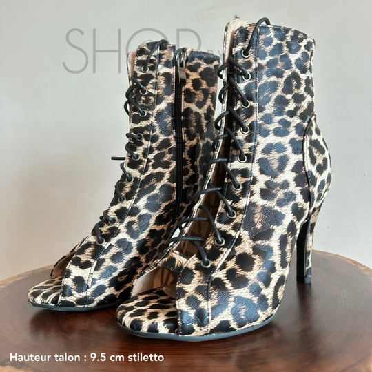 LEOPARD HEELS BOOTS