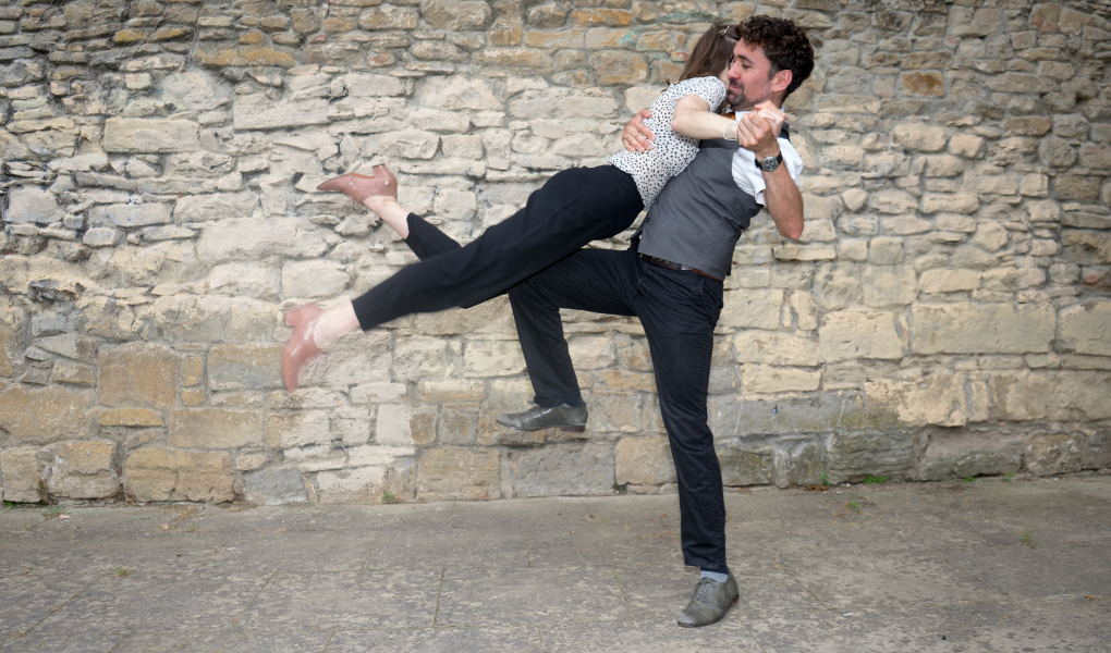 Baskets ou chaussures souples : que choisir pour le WCS ?